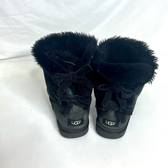 Ugg Bailey Boots with Corduroy Bows - Picture 4 of 10